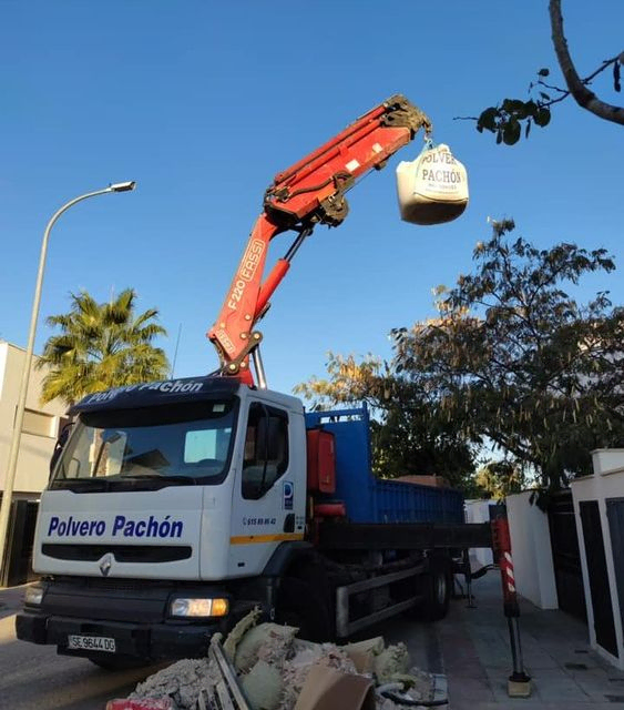 camión con grúa